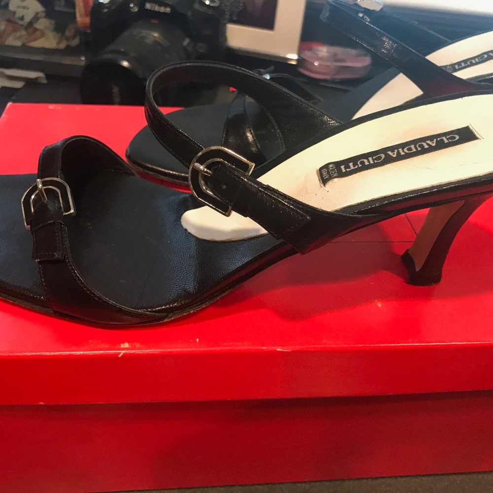 Claudia Ciuti Women's black kid heels